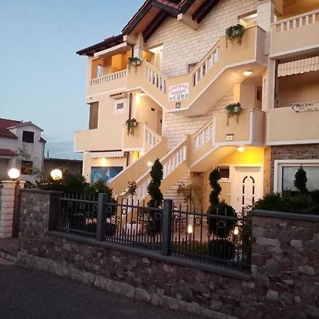 Apartments Ivankovic Stari Grad  Extérieur photo