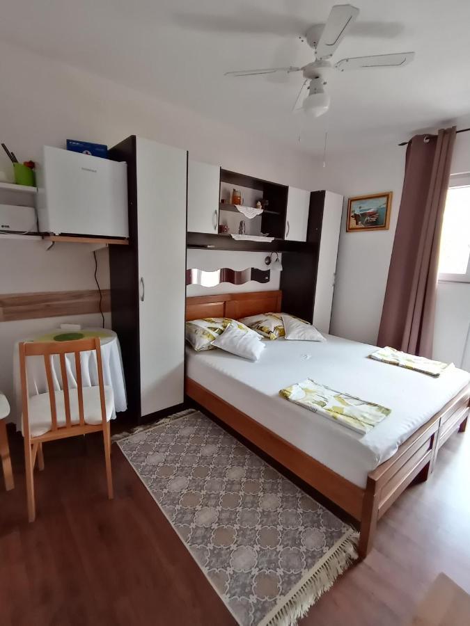 Apartments Ivankovic Stari Grad  Extérieur photo