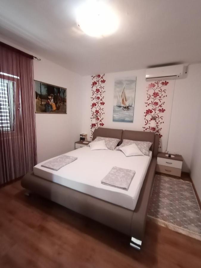 Apartments Ivankovic Stari Grad  Extérieur photo