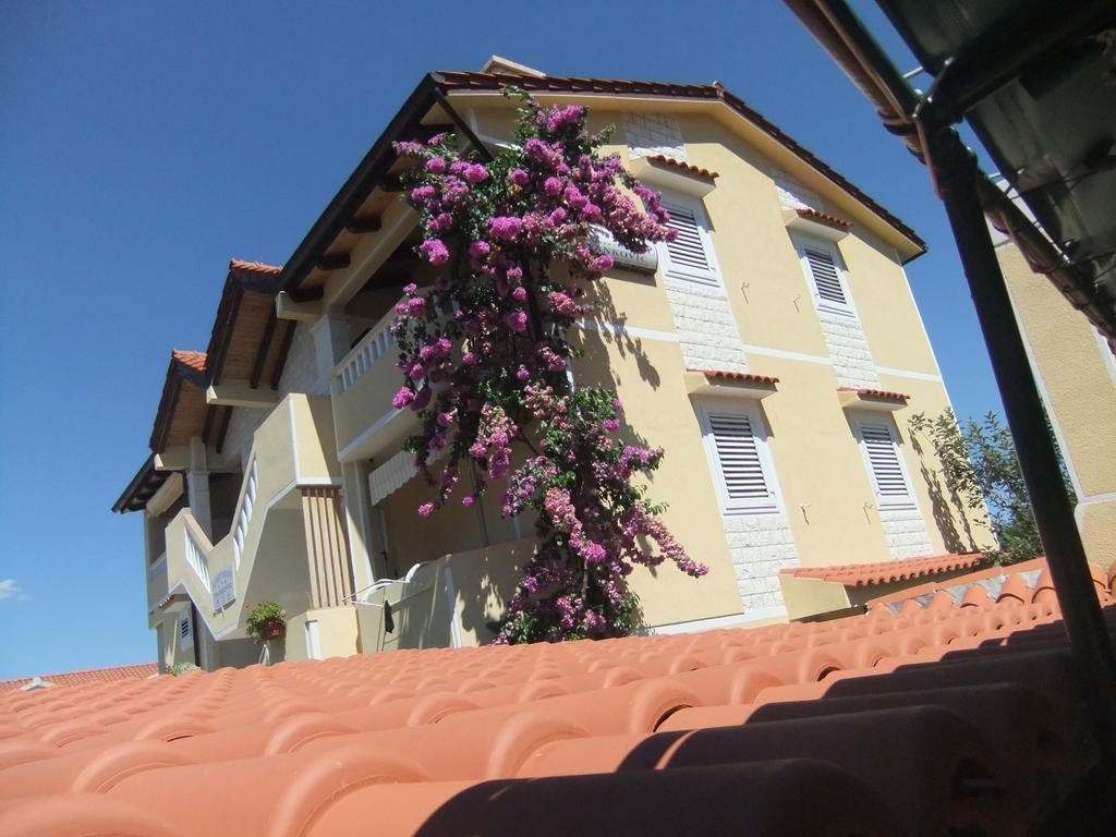 Apartments Ivankovic Stari Grad  Extérieur photo
