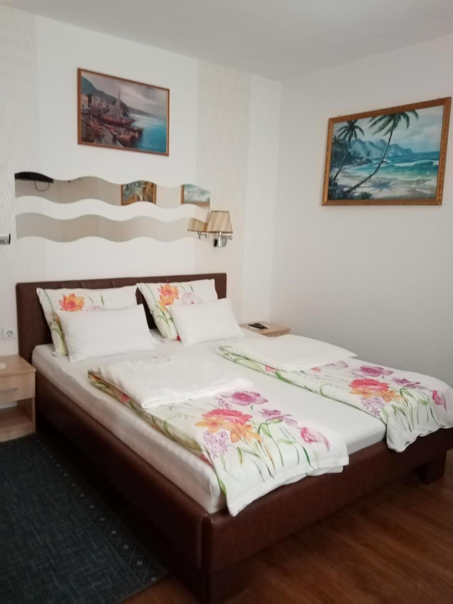 Apartments Ivankovic Stari Grad  Extérieur photo